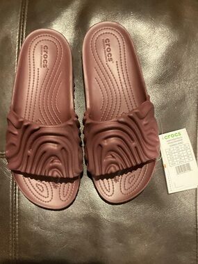 CROCS Women's Wavy Strap Slide Sandals in Burgundy